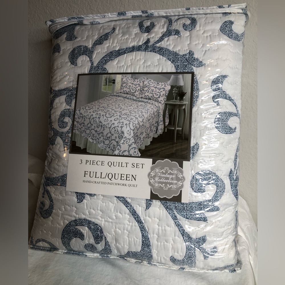 3 Piece Quilt Set Full/Queen Vintage Collection Teresa White & Blue NWT